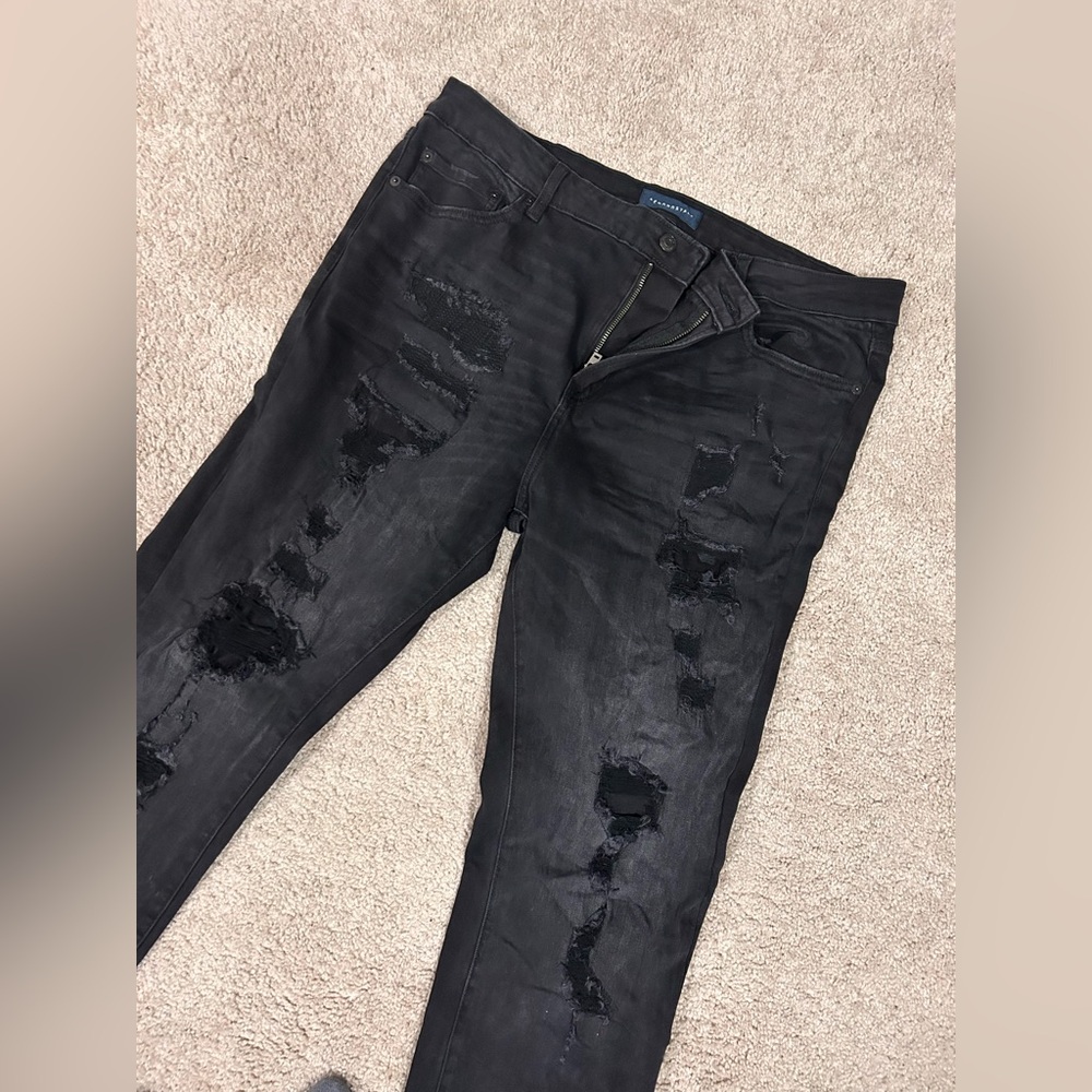 Aeropostale Men's Black Distressed Jeans - Picture 3 of 7